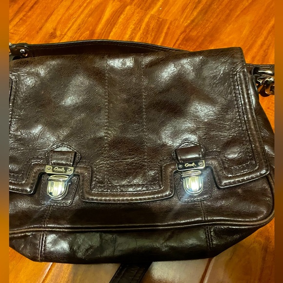 Rich brown leather coach purse. Has removable strap and handbag handle - Picture 1 of 3